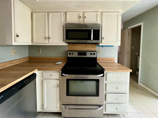 303 Pembrook Street, Ladson, SC 29456