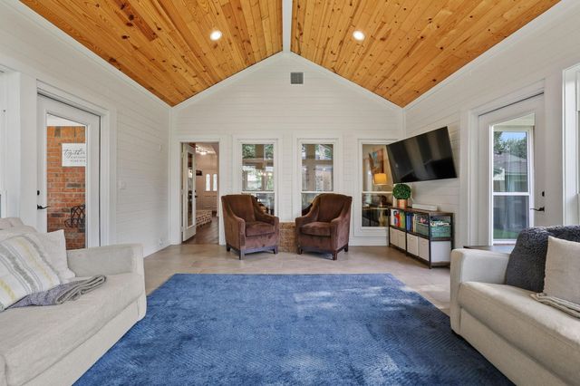 1324 Pickwick Lane, Denton, TX 76209