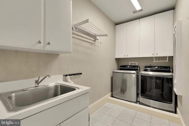 8819 CHALON DR, Bethesda, MD 20817
