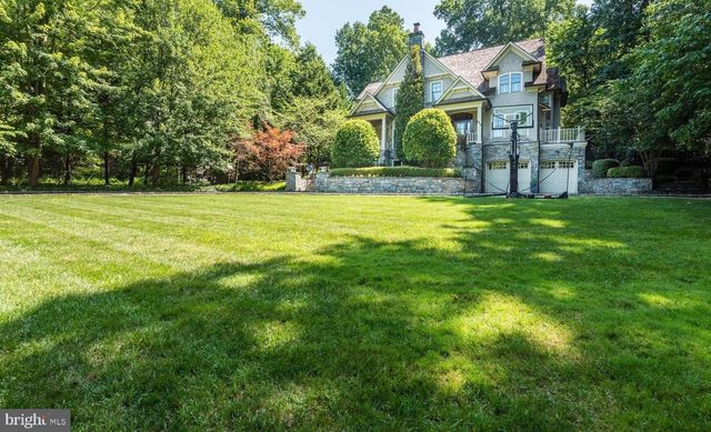 8819 CHALON DR, Bethesda, MD 20817