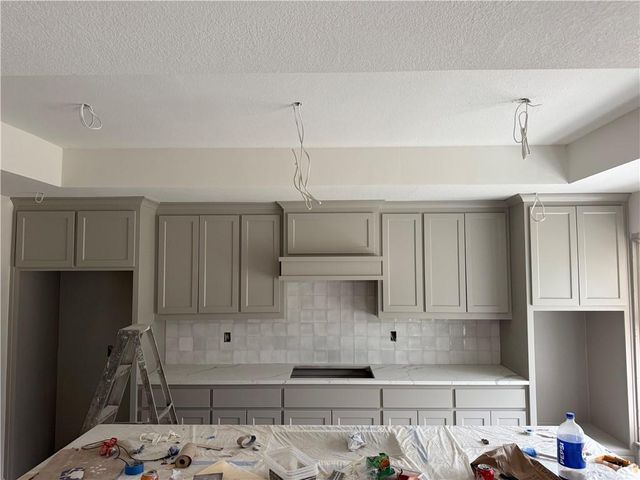 6914 W 66th Terrace, Overland Park, KS 66202