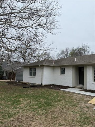 6914 W 66th Terrace, Overland Park, KS 66202