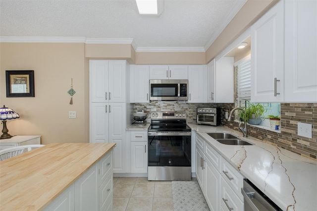 6221 WILDS DRIVE, New Port Richey, FL 34653