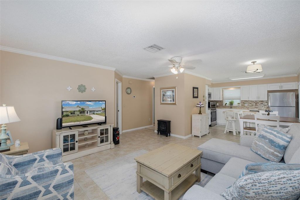 Image 6 of property listing at 6221 WILDS DRIVE, New Port Richey, FL 34653