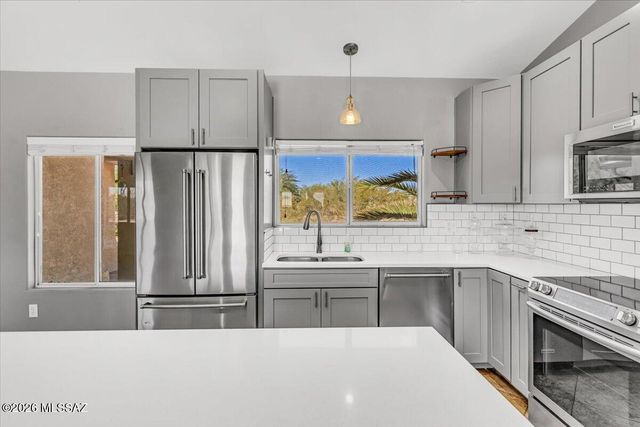 670 N Ivy, Vail, AZ 85641