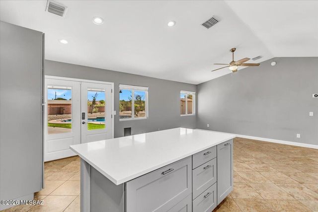 670 N Ivy, Vail, AZ 85641