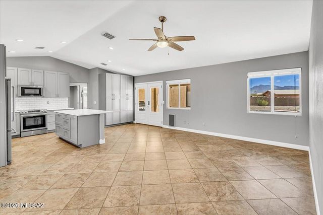 670 N Ivy, Vail, AZ 85641