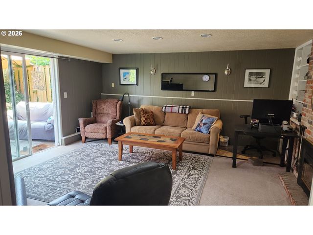 7520 Sw BELMONT Dr, Beaverton, OR 97008