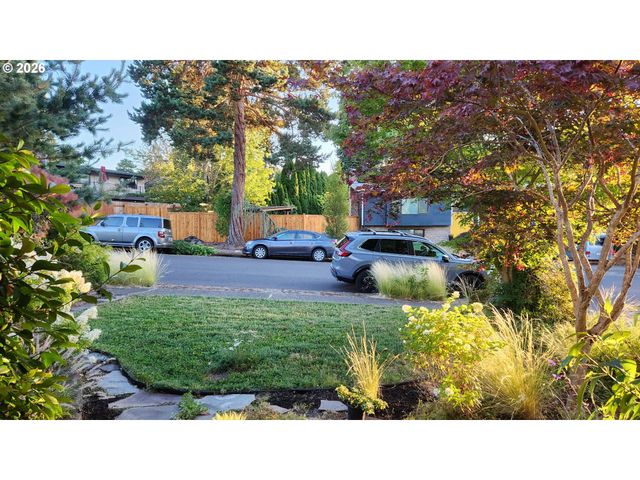 7520 Sw BELMONT Dr, Beaverton, OR 97008
