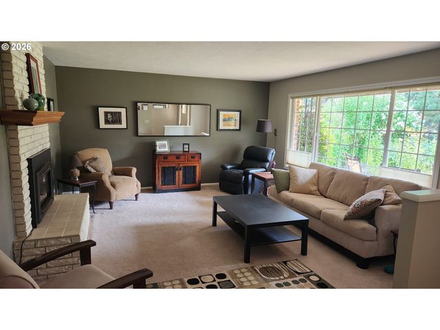 7520 Sw BELMONT Dr, Beaverton, OR 97008