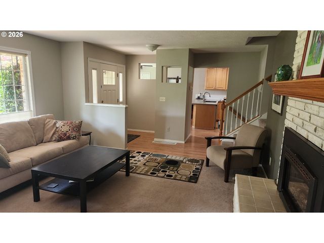 7520 Sw BELMONT Dr, Beaverton, OR 97008