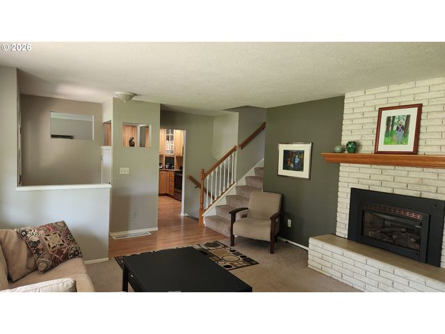 7520 Sw BELMONT Dr, Beaverton, OR 97008