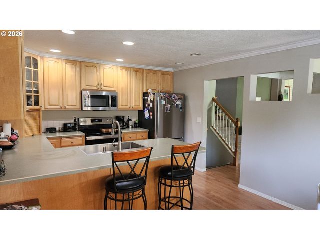 7520 Sw BELMONT Dr, Beaverton, OR 97008