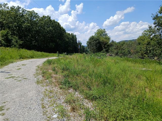 217 Madison 2149, Huntsville, AR 72740