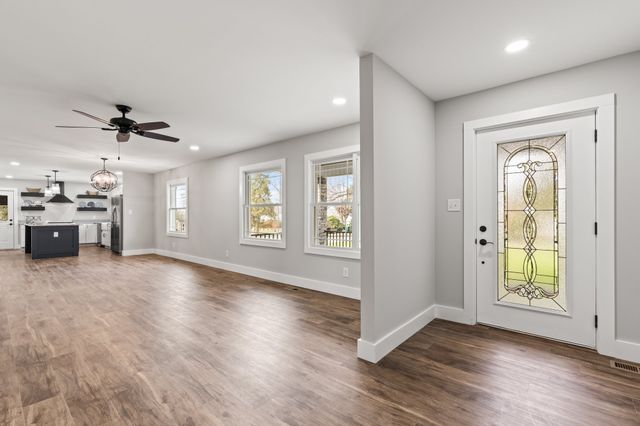 102 Dogwood Ln, Winchester, TN 37398