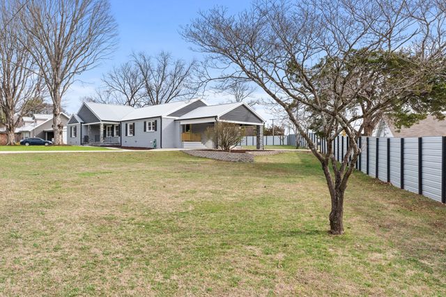 102 Dogwood Ln, Winchester, TN 37398