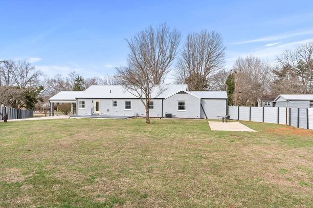102 Dogwood Ln, Winchester, TN 37398