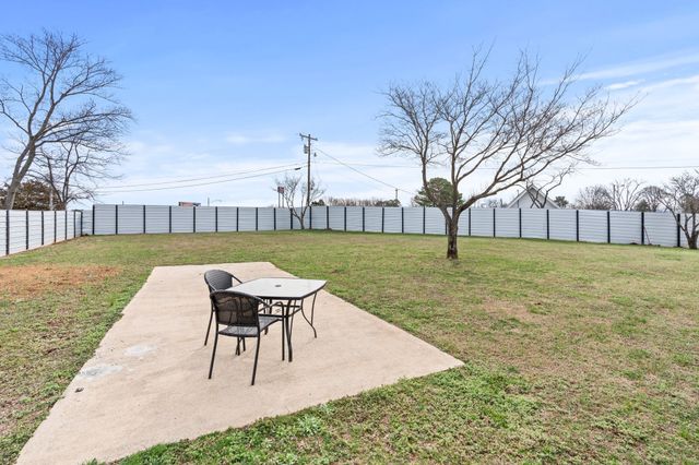 102 Dogwood Ln, Winchester, TN 37398