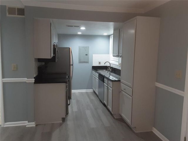 6900 Roswell Road O3, Sandy Springs, GA 30328