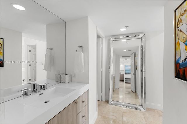 520 Brickell Key Drive A1207, Miami, FL 33131