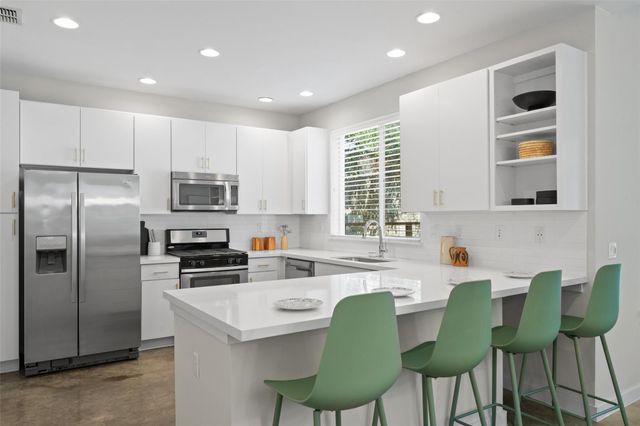 3001 Del Curto RD 11, Austin, TX 78704