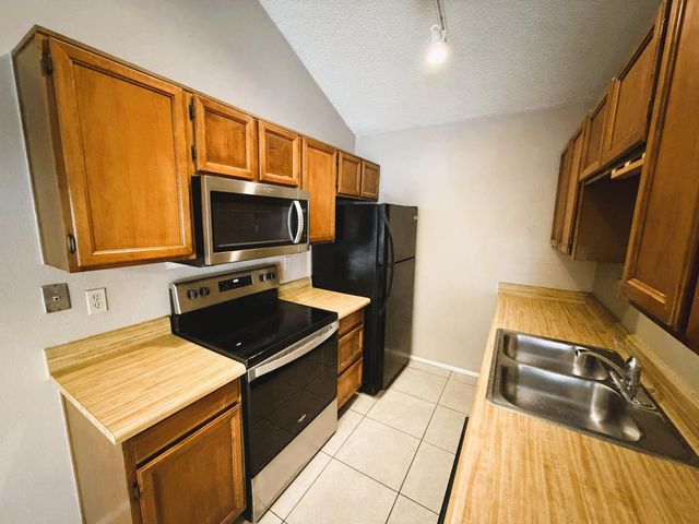602 N May 21, Mesa, AZ 85201