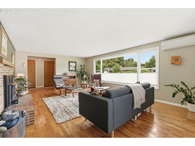 2530 SHARON Way, Eugene, OR 97401
