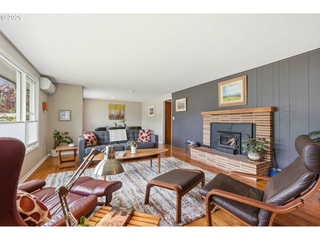 2530 SHARON Way, Eugene, OR 97401
