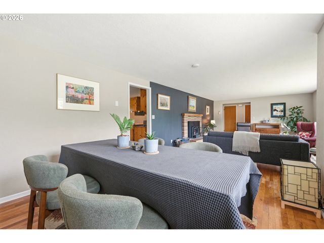 2530 SHARON Way, Eugene, OR 97401