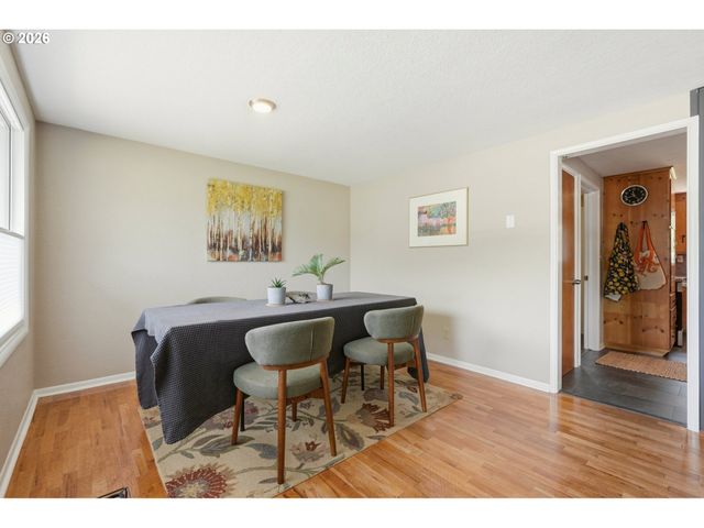 2530 SHARON Way, Eugene, OR 97401
