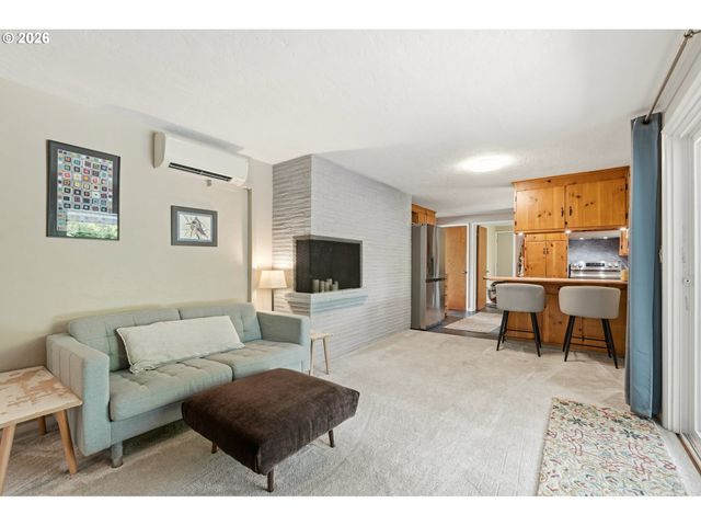 2530 SHARON Way, Eugene, OR 97401