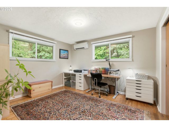 2530 SHARON Way, Eugene, OR 97401