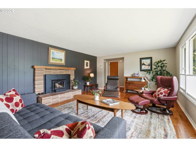 2530 SHARON Way, Eugene, OR 97401