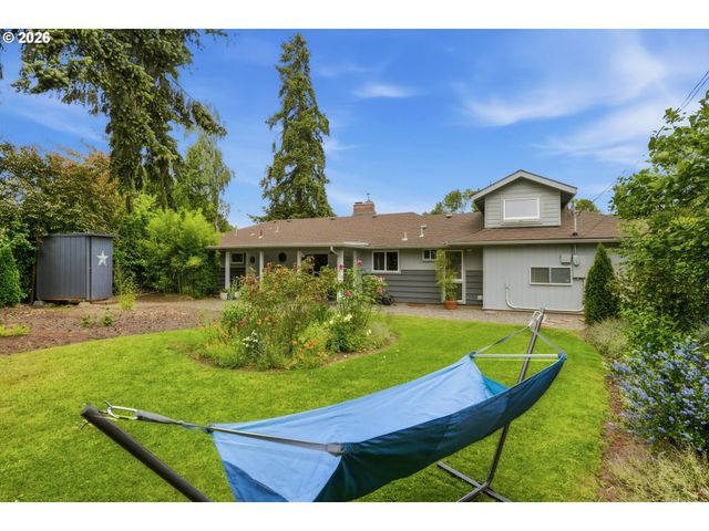 2530 SHARON Way, Eugene, OR 97401