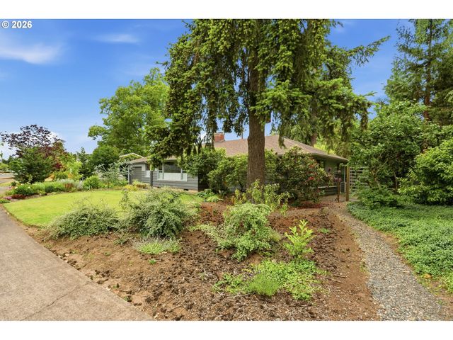 2530 SHARON Way, Eugene, OR 97401