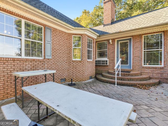 1220 Lake Stone Lea Drive, Oxford, GA 30054