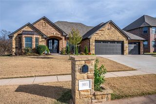 901 Siena Springs Drive, Norman, OK 73071
