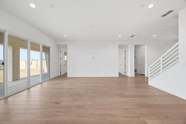 3085 Hinsdale Dr, Folsom, CA 95630