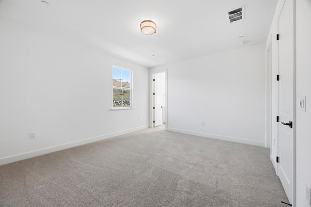 3085 Hinsdale Dr, Folsom, CA 95630