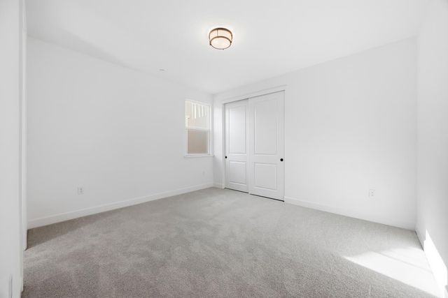 3085 Hinsdale Dr, Folsom, CA 95630