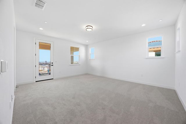 3085 Hinsdale Dr, Folsom, CA 95630