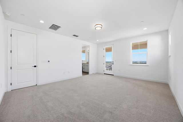 3085 Hinsdale Dr, Folsom, CA 95630