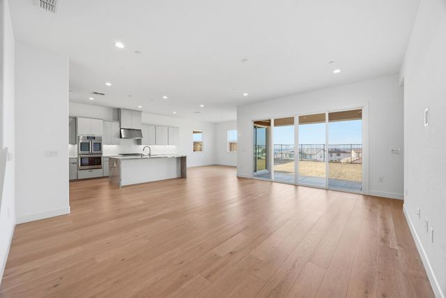 3085 Hinsdale Dr, Folsom, CA 95630