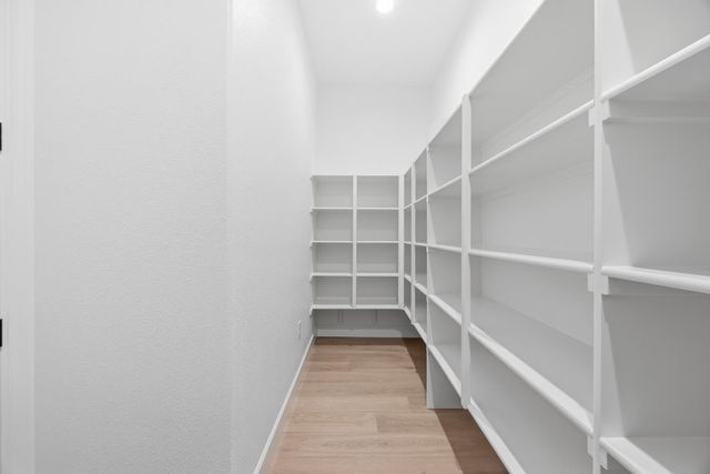 3085 Hinsdale Dr, Folsom, CA 95630