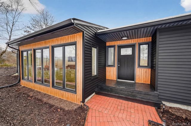 503 Station Road, Rock Tavern, NY 12575