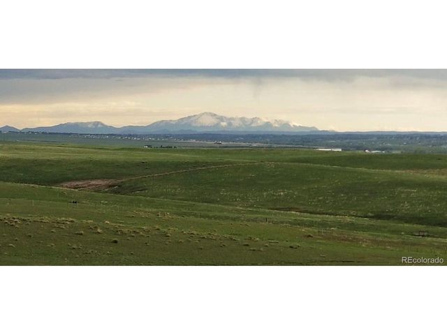 7600 Patrick Trl, Elizabeth, CO 80107