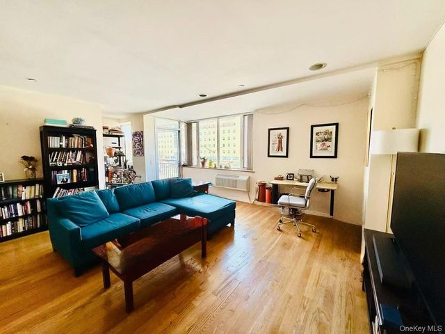 63-14 Queens Boulevard 3M, Woodside, NY 11377