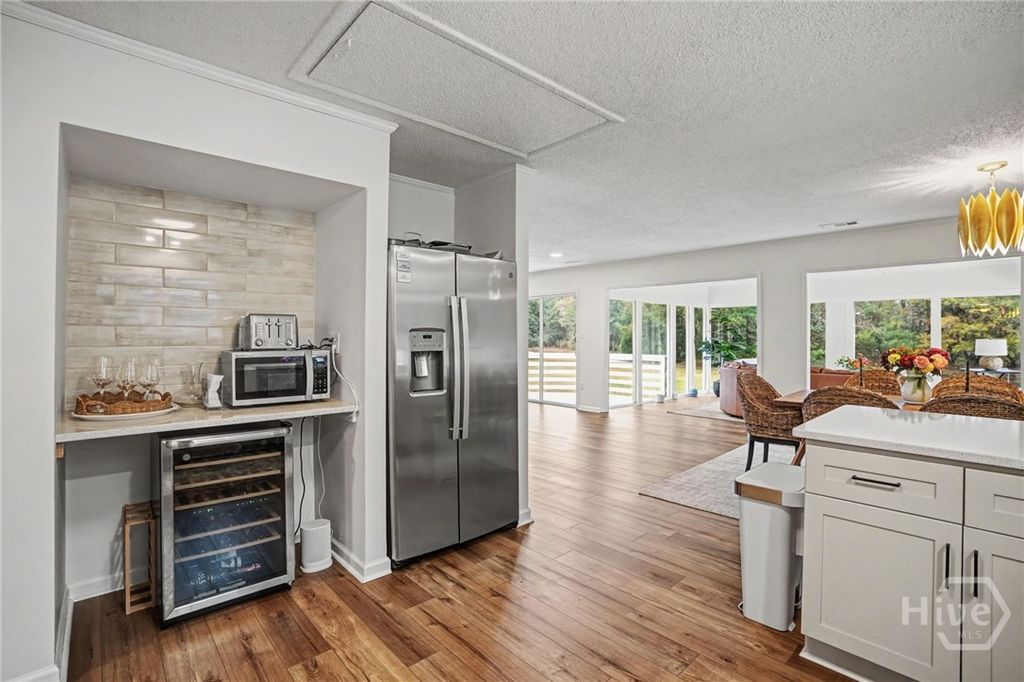 Image 12 of property listing at 38 Wiley Bottom Road, Savannah, GA 31411