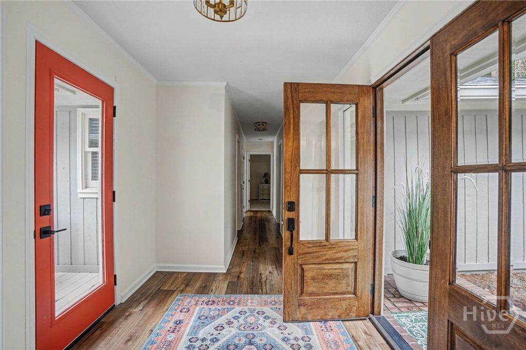 Image 4 of property listing at 38 Wiley Bottom Road, Savannah, GA 31411