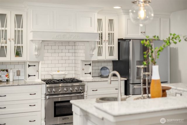 14440 Sunrise Drive NE, Bainbridge Island, WA 98110